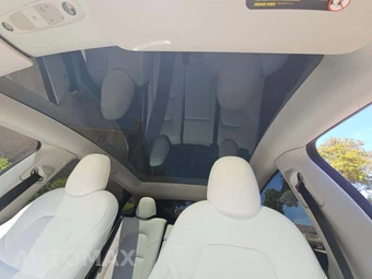 2022 Tesla Model Y Long Range - miniatura 8