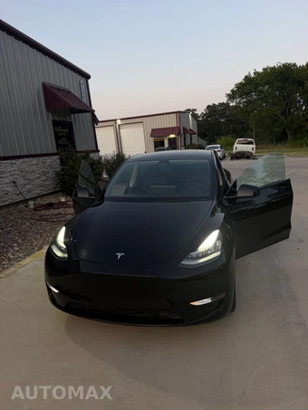 2022 Tesla Model Y Long Range - miniatura 3