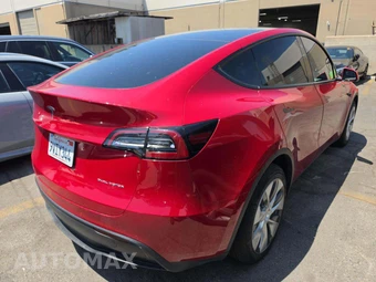 2022 Tesla Model Y Long Range - miniatura 3