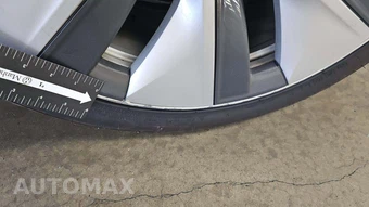 2022 Tesla Model Y Long Range – miniatura 23