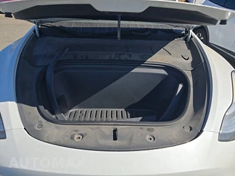 2022 Tesla Model Y Long Range - miniatura 16