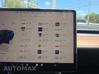 2022 Tesla Model Y Performance – miniatura 11