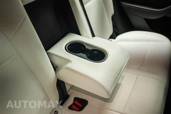 2022 Tesla Model Y Performance - miniatura 13