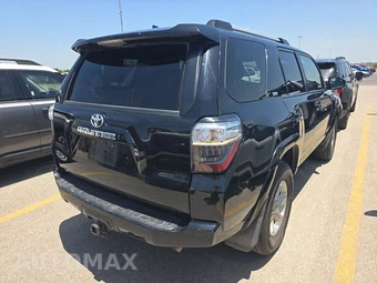 2022 Toyota 4Runner SR5 – miniatura 4