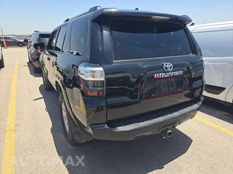 2022 Toyota 4Runner SR5 – miniatura 6