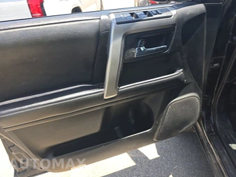 2022 Toyota 4Runner SR5 – miniatura 9