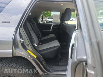 2022 Toyota 4Runner SR5 – miniatura 13