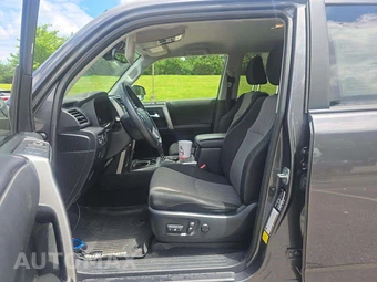 2022 Toyota 4Runner SR5 – miniatura 3