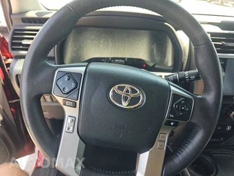 2022 Toyota 4Runner SR5 – miniatura 10
