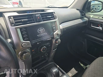 2022 Toyota 4Runner SR5 - miniatura 11