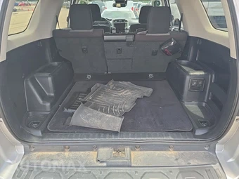 2022 Toyota 4Runner SR5 - miniatura 16