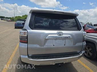 2022 Toyota 4Runner SR5 - miniatura 5