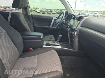 2022 Toyota 4Runner SR5 - miniatura 8