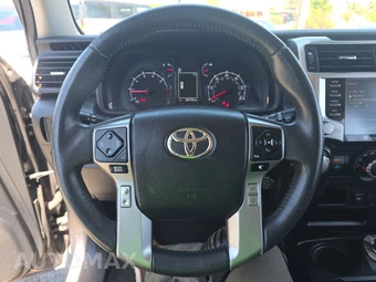 2022 Toyota 4Runner SR5 - miniatura 10