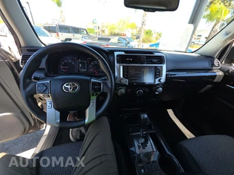 2022 Toyota 4Runner SR5 - miniatura 11