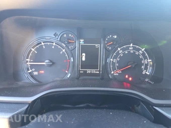 2022 Toyota 4Runner SR5 - miniatura 12