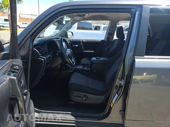 2022 Toyota 4Runner SR5 - miniatura 7
