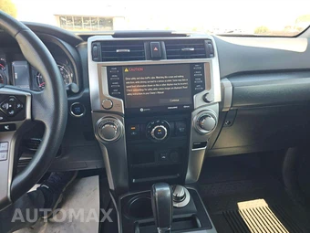 2022 Toyota 4Runner SR5 – miniatura 7