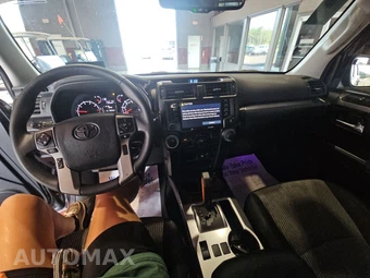 2022 Toyota 4Runner SR5 - miniatura 11