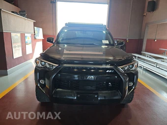 2022 Toyota 4Runner SR5 - miniatura 2