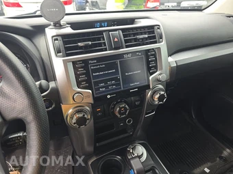 2022 Toyota 4Runner SR5 - miniatura 11
