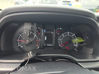 2022 Toyota 4Runner SR5 - miniatura 12