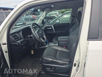 2022 Toyota 4Runner SR5 - miniatura 7