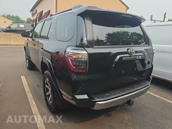 2022 Toyota 4Runner TRD Off-Road - miniatura 6