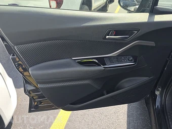 2022 Toyota C-HR Nightshade Edition - miniatura 9