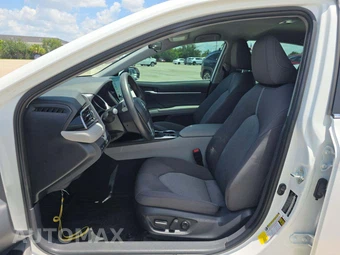2022 Toyota Camry Hybrid LE - miniatura 3