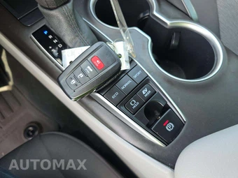 2022 Toyota Camry Hybrid LE - miniatura 5