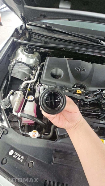 2022 Toyota Camry Hybrid LE - miniatura 19