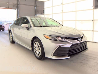 2022 Toyota Camry Hybrid LE - miniatura 3