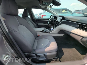 2022 Toyota Camry Hybrid LE - miniatura 8
