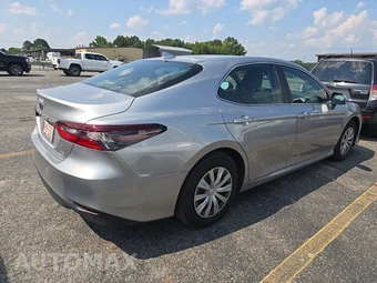 2022 Toyota Camry Hybrid LE - miniatura 4