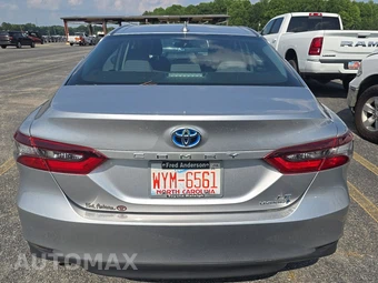 2022 Toyota Camry Hybrid LE - miniatura 5