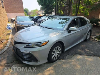 2022 Toyota Camry Hybrid LE