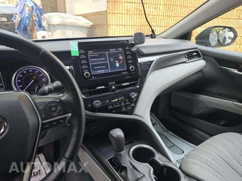 2022 Toyota Camry Hybrid LE - miniatura 10