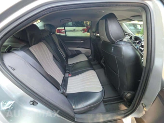 2022 Toyota Camry Hybrid LE - miniatura 16