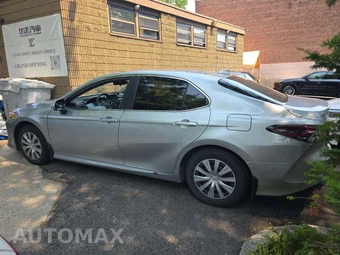2022 Toyota Camry Hybrid LE - miniatura 2