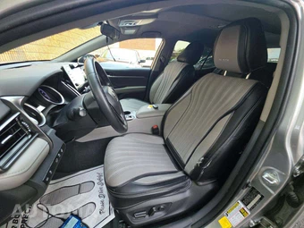 2022 Toyota Camry Hybrid LE - miniatura 6