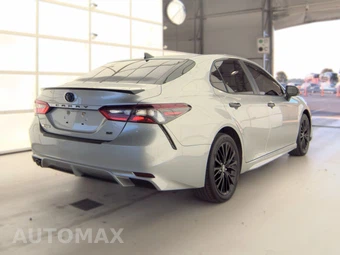 2022 Toyota Camry Hybrid Nightshade Edition - miniatura 4