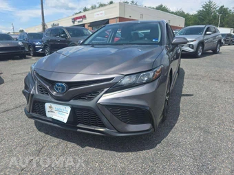 2022 Toyota Camry Hybrid SE