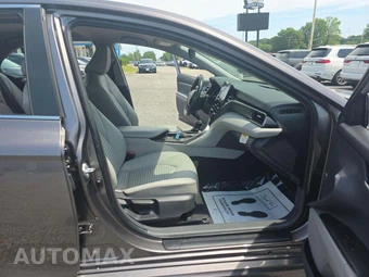 2022 Toyota Camry Hybrid SE - miniatura 18