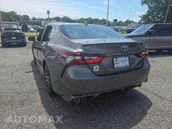 2022 Toyota Camry Hybrid SE - miniatura 2