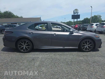 2022 Toyota Camry Hybrid SE - miniatura 4