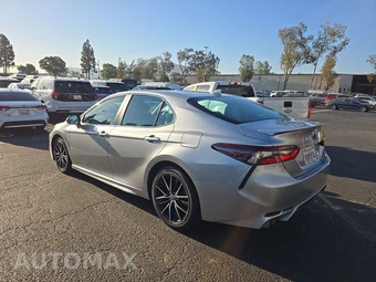 2022 Toyota Camry Hybrid SE - miniatura 6
