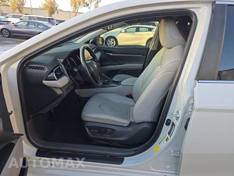 2022 Toyota Camry Hybrid SE - miniatura 7