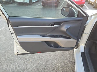 2022 Toyota Camry Hybrid SE - miniatura 9