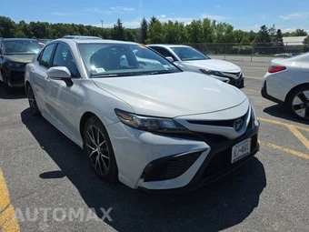 2022 Toyota Camry Hybrid SE - miniatura 3